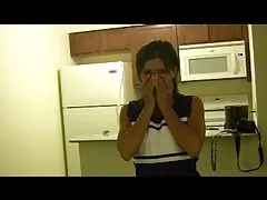 セクシーな女の子はセックスされたdoggystyleを取得します