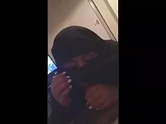 セクシーなブルネットのティーンエイジャーはファックした