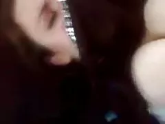 Janiceは二重貫通したいという彼女の願いを満たしています