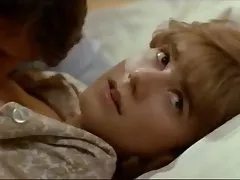 小柄なティーン・ラヤ・シャイン、プールボーイ